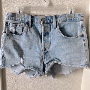 Levi’s 501 Womens Distressed Denim Shorts Distressed Size 30 Light Blue Stretch